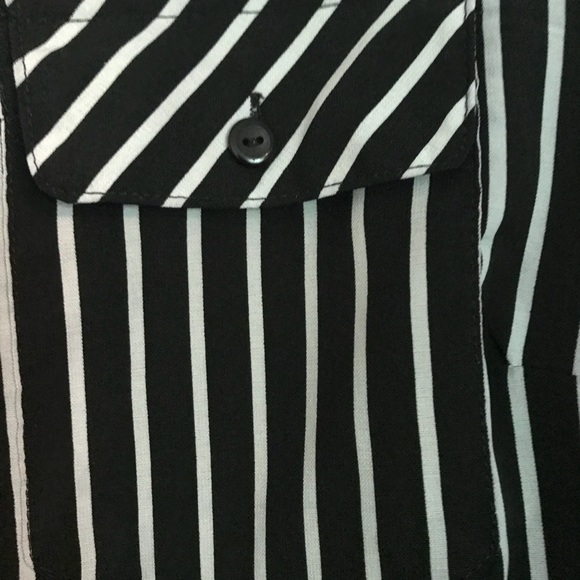 Beautiful B&W Oversized Blouse Sz. L - Picture 3 of 4